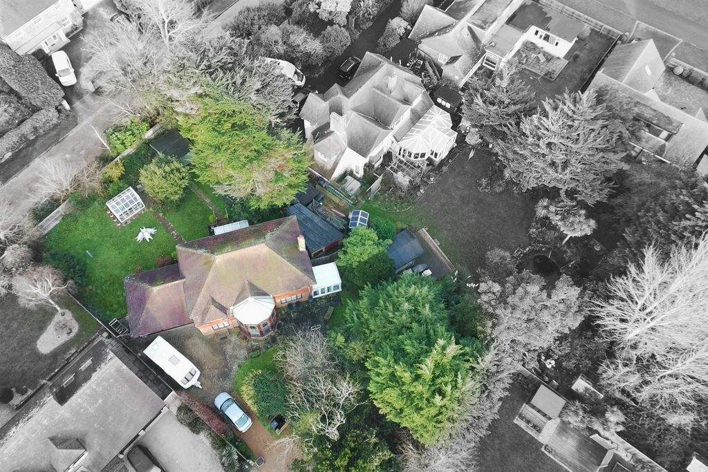 Property photo 2 of 21