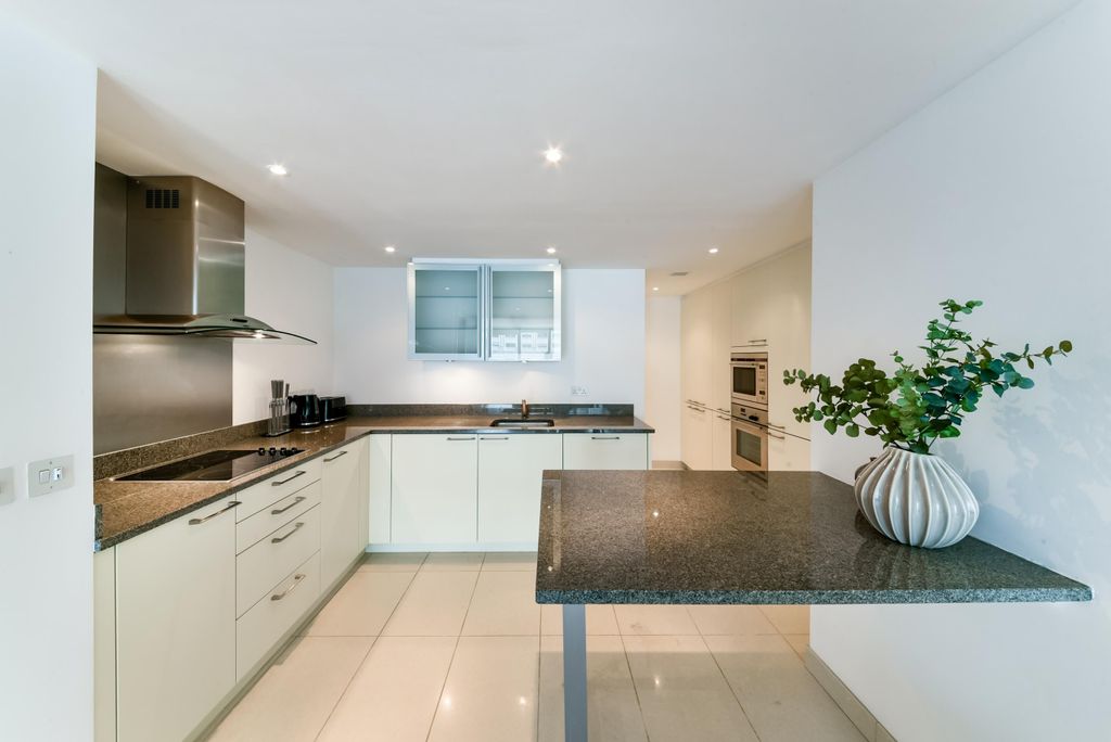 Property photo 2 of 13 Image