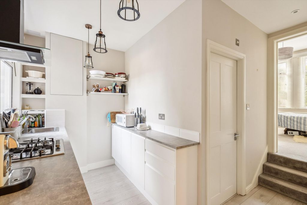 Property photo 3 of 12 Image