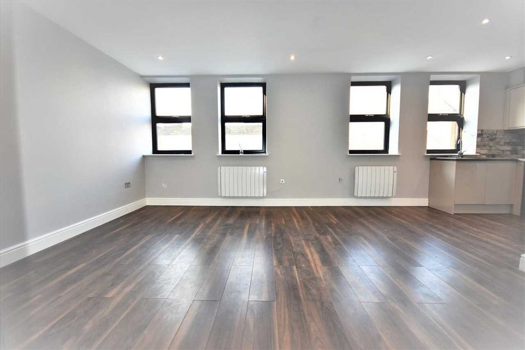 Property photo 1 of 9 Main Picture