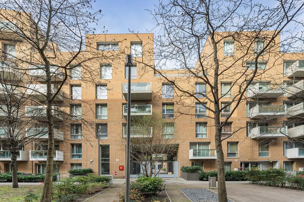 Property photo 2 of 16 Exterior