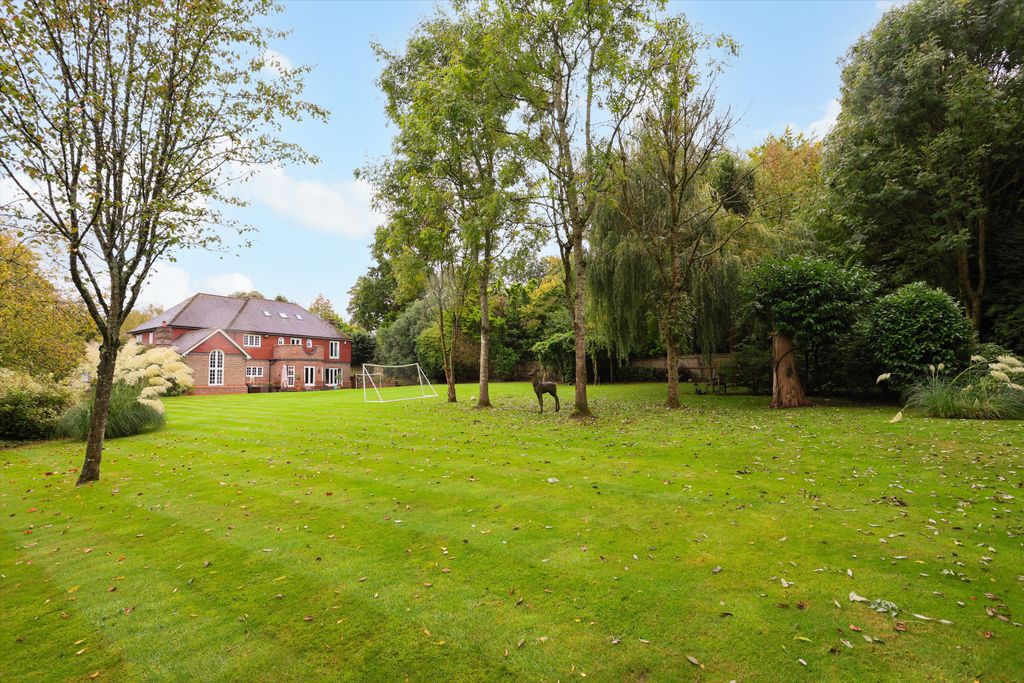 Property photo 3 of 31 Image