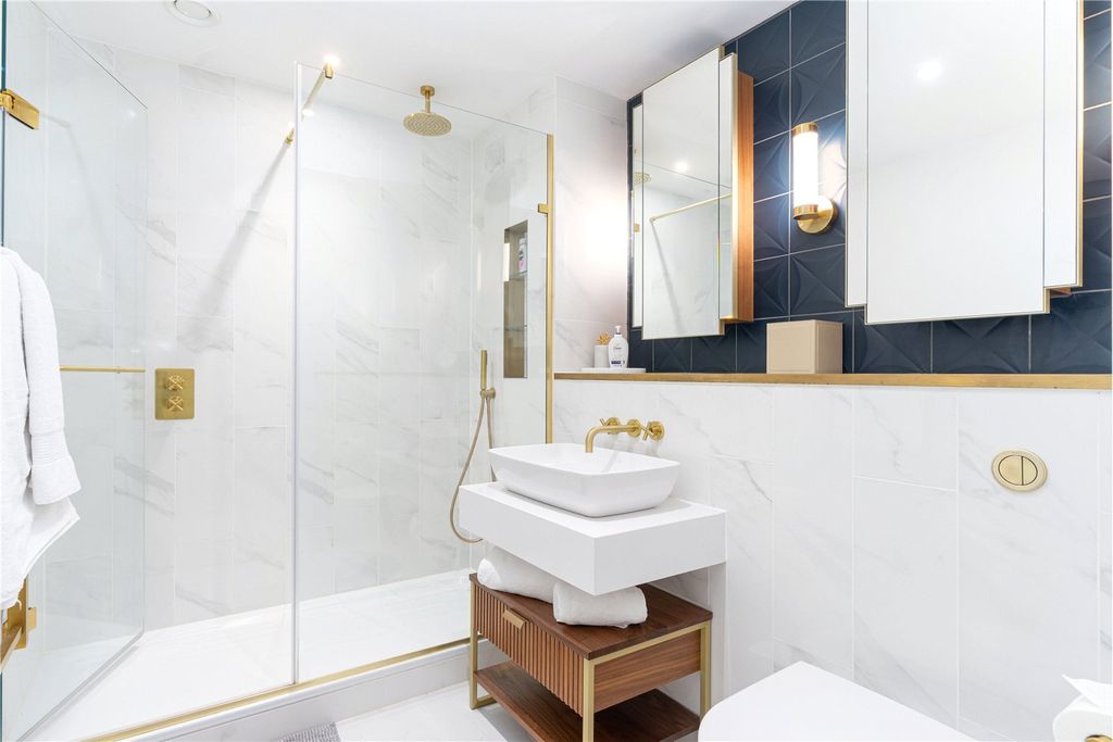 Property photo 2 of 22 Picture No. 18