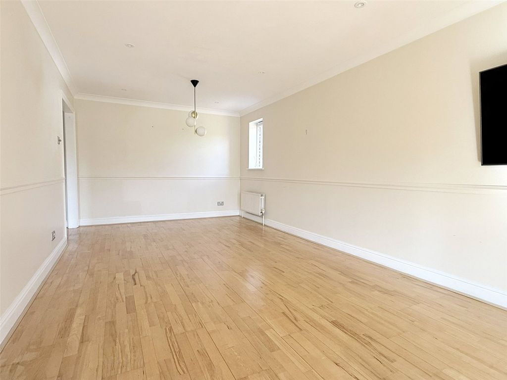 Property photo 2 of 16 Picture No. 01