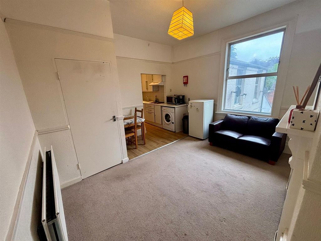 Property photo 3 of 9 Sitting Room Pic 2