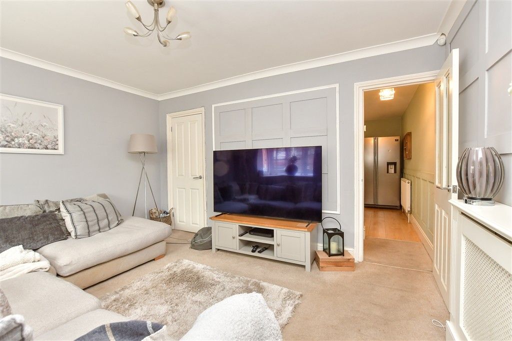 Property photo 2 of 12 Lounge