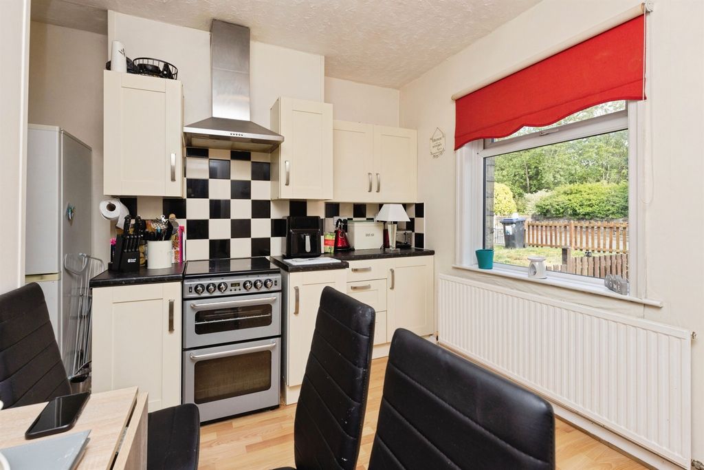 Property photo 3 of 14