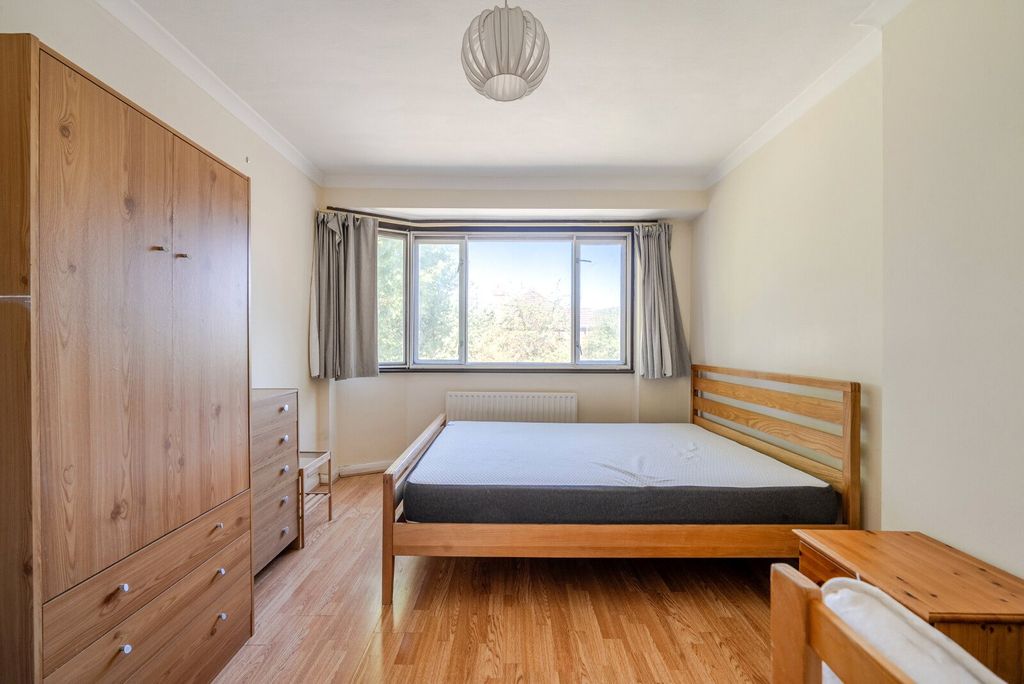 Property photo 3 of 9 Bedroom 2