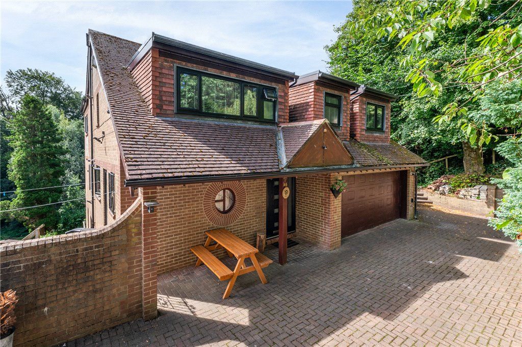 Property photo 1 of 39 Chellow Lane