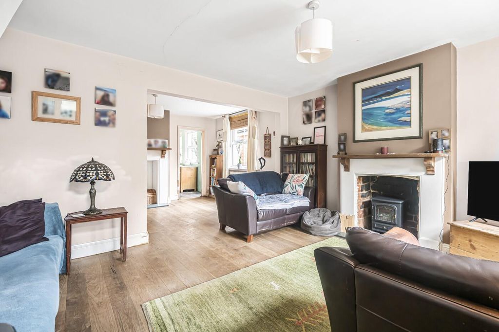 Property photo 2 of 21 Sitting Room