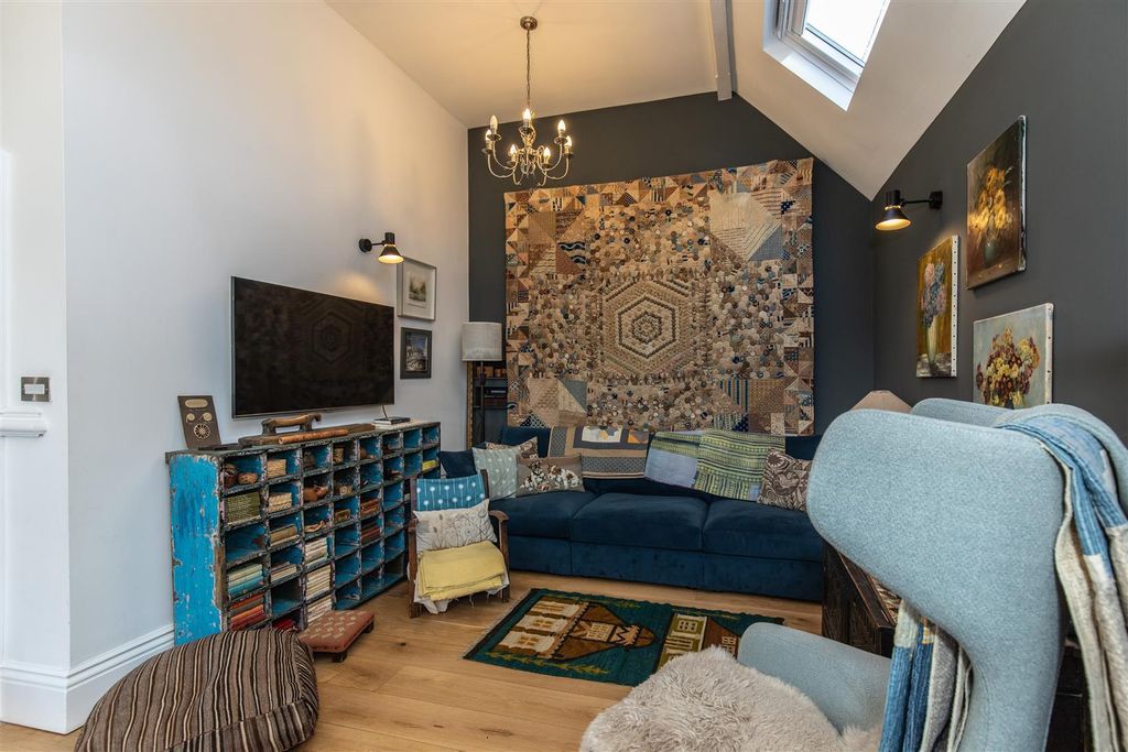 Property photo 2 of 29