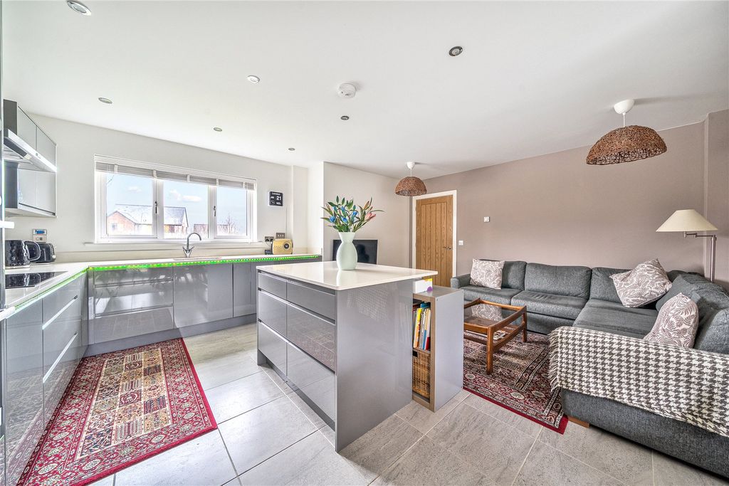 Property photo 2 of 15 Kitchen/Family Room