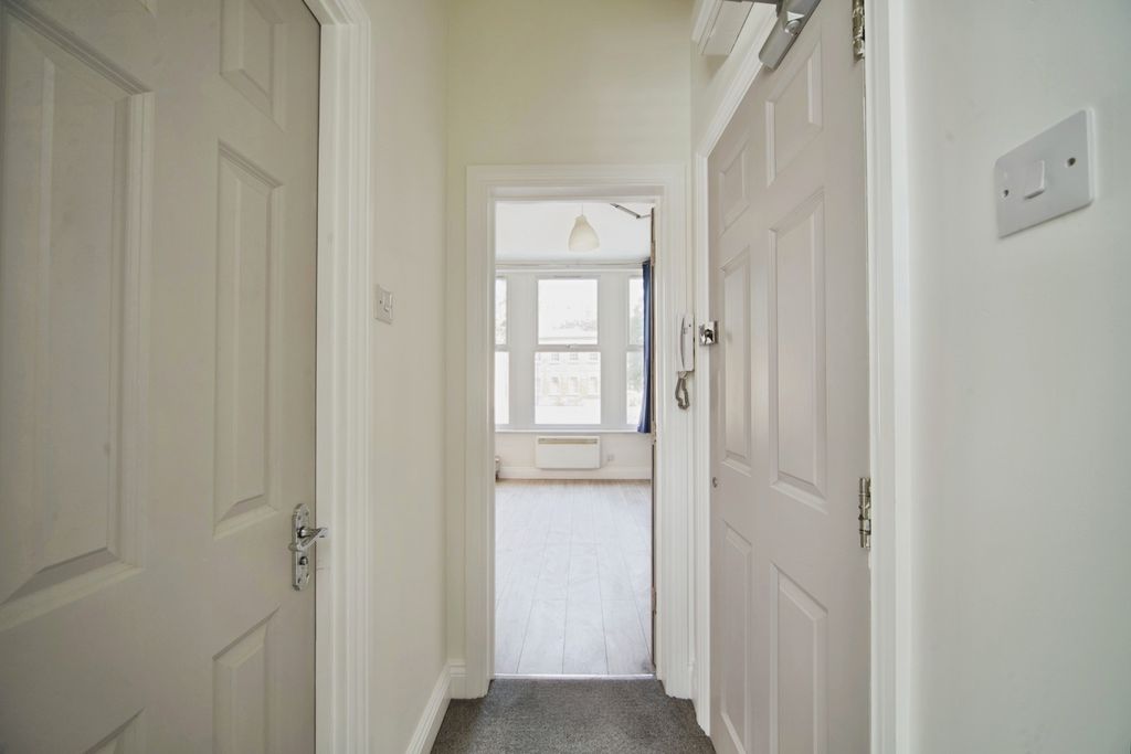 Property photo 3 of 17 Photo