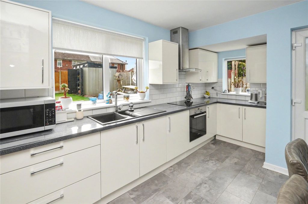 Property photo 3 of 13 Picture 3