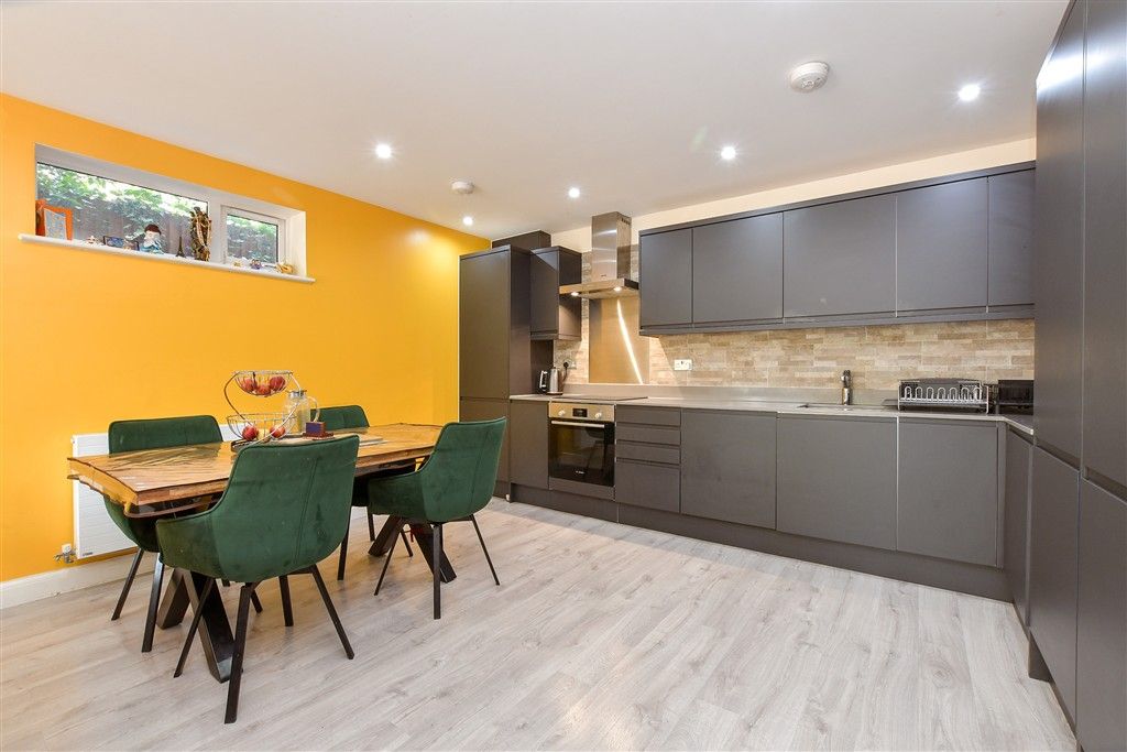 Property photo 2 of 12 Kitchen / Lounge / Diner