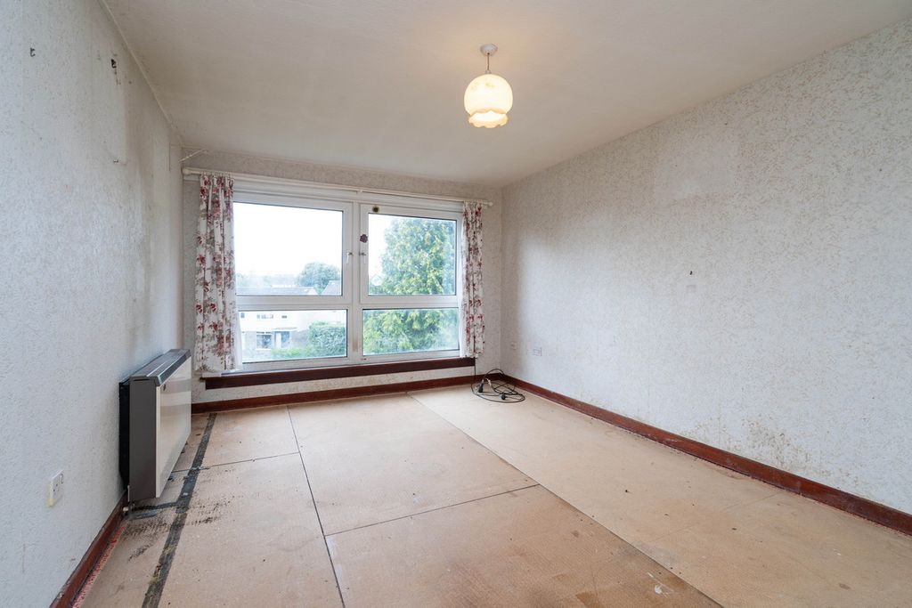 Property photo 2 of 35
