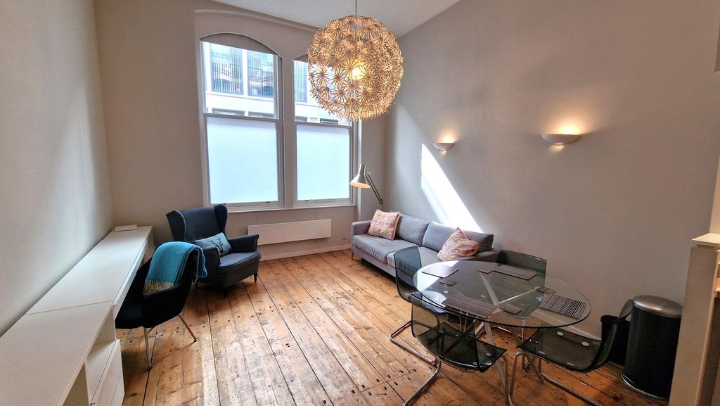 Property photo 2 of 37 Living Room