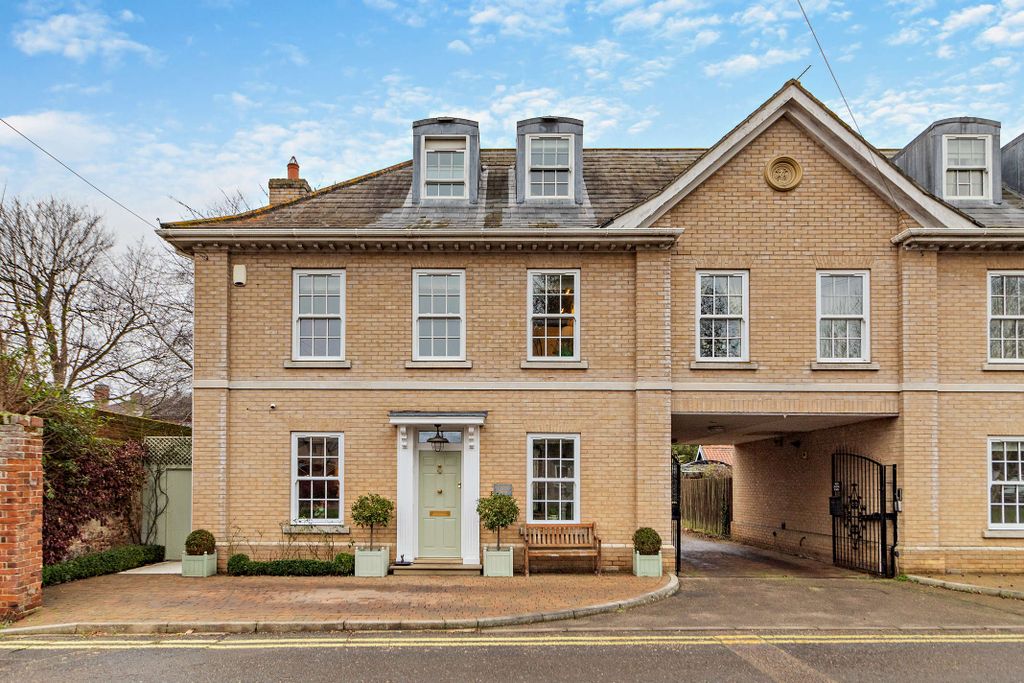 Property photo 1 of 23