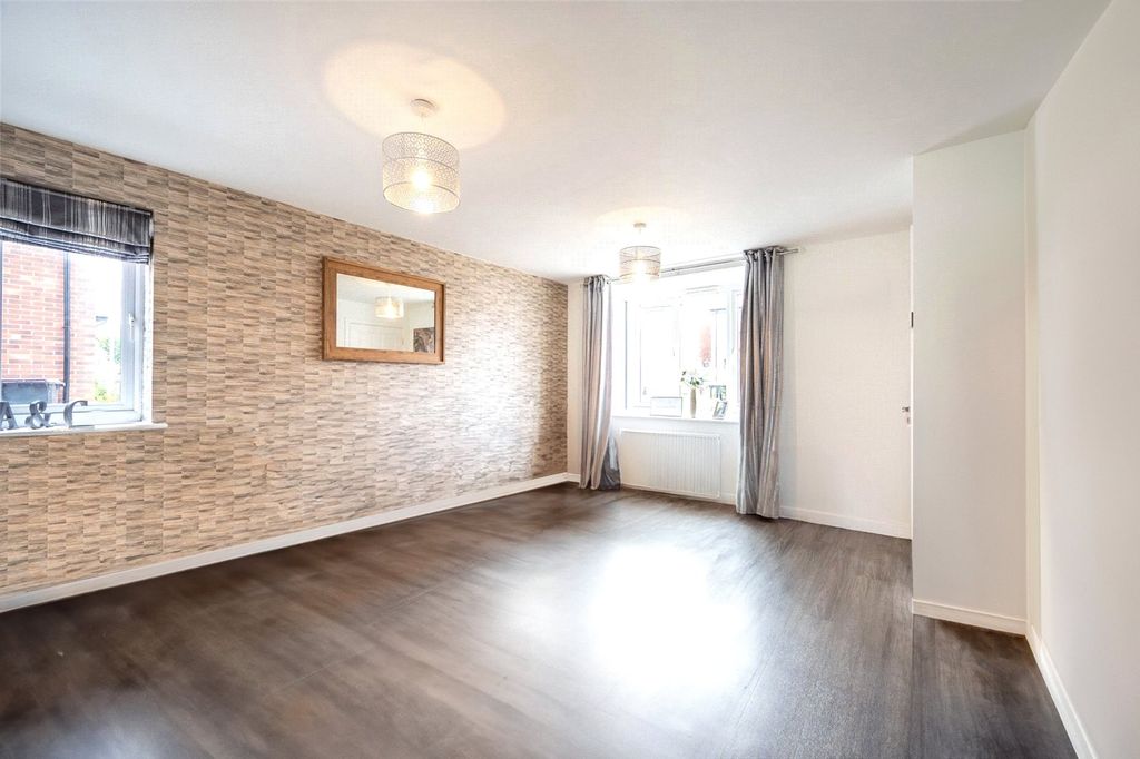 Property photo 2 of 20 Picture No. 36