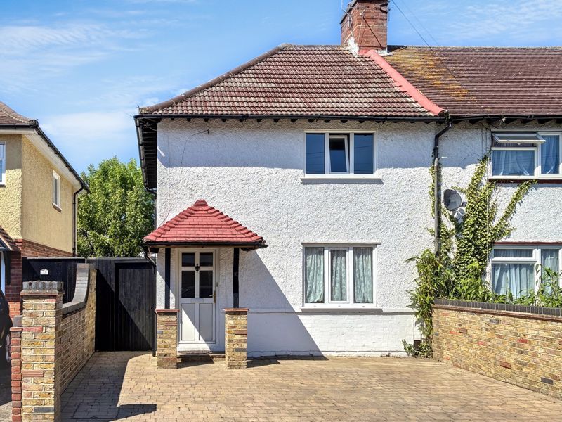 Property photo 1 of 18 Ivy Gate