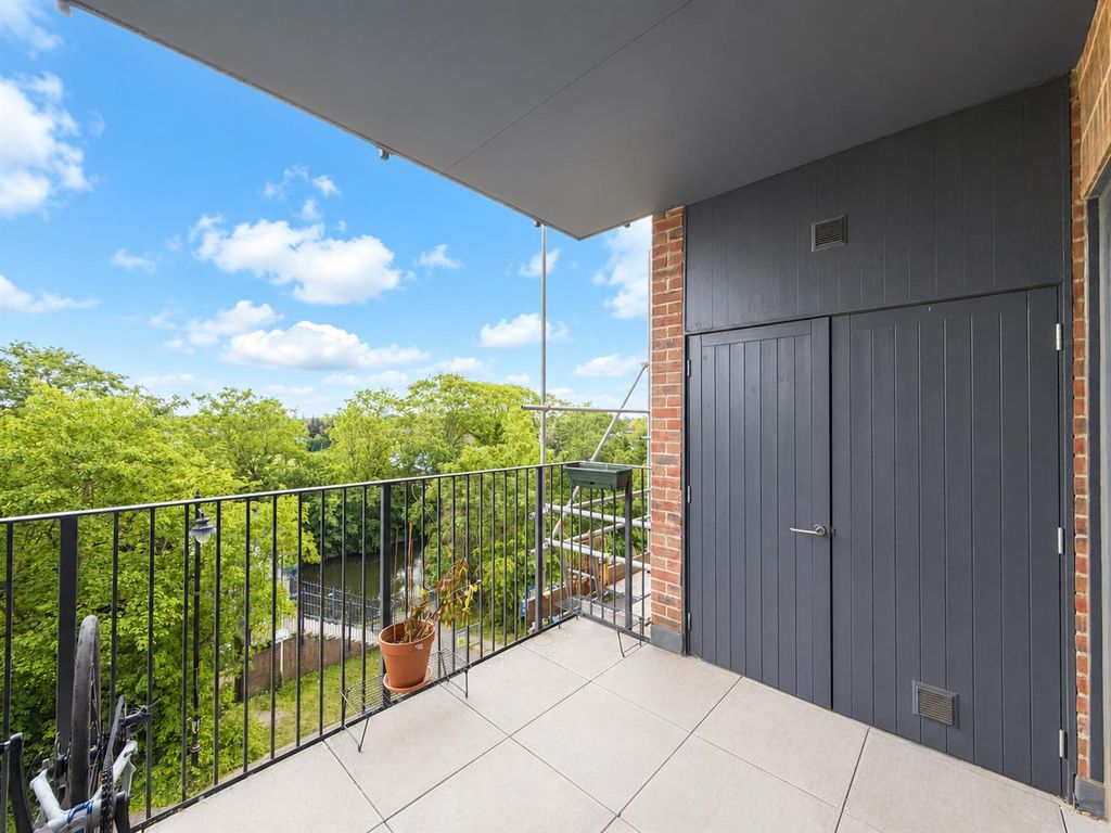 Property photo 3 of 11 Private Terrace