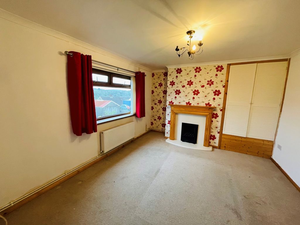 Property photo 3 of 10 Lounge