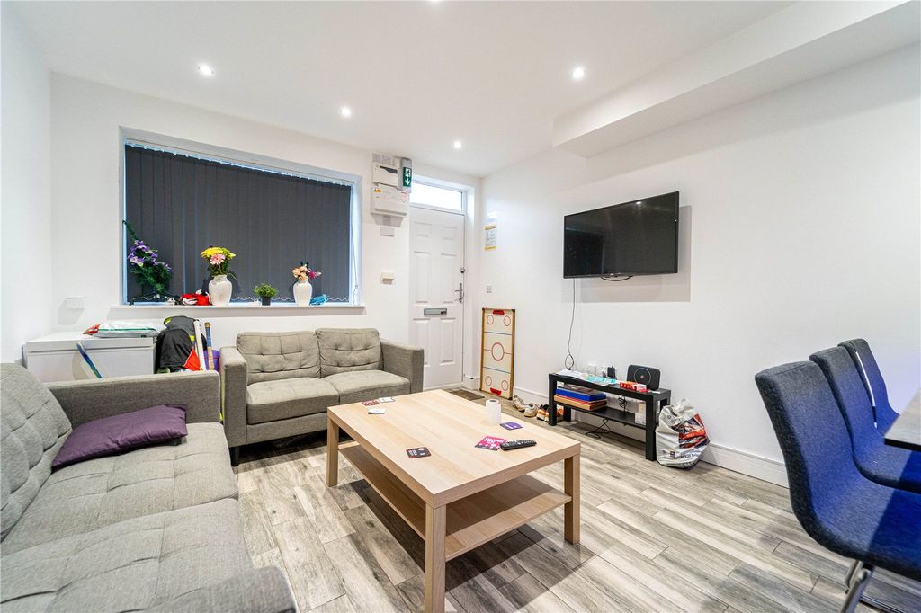 Property photo 2 of 20 Picture No. 06