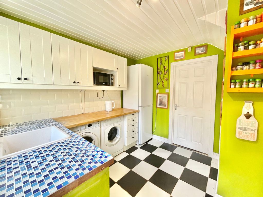 Property photo 3 of 24