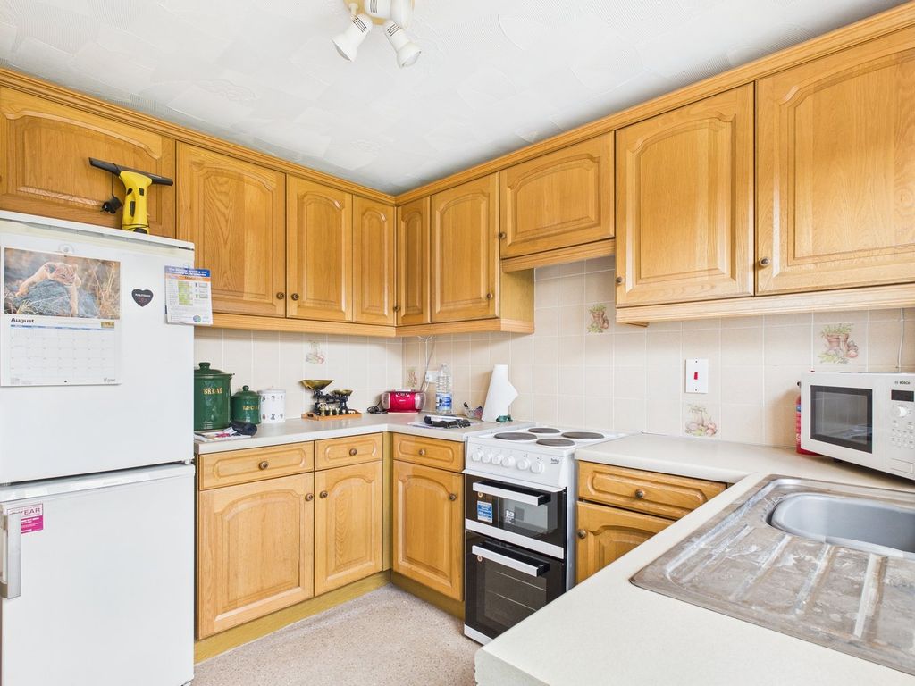 Property photo 3 of 11