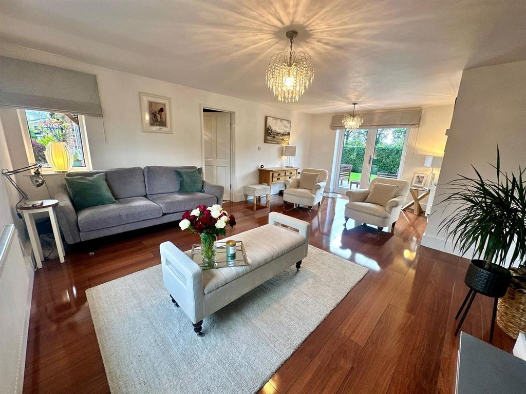 Property photo 3 of 23 Living Room