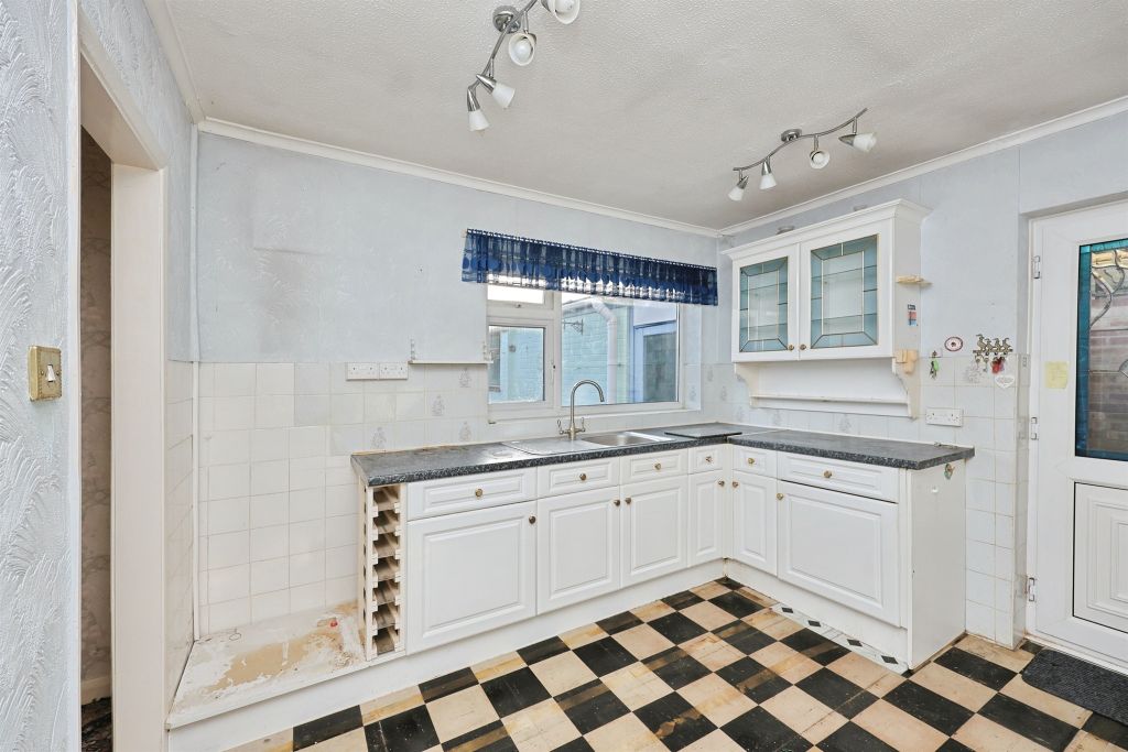 Property photo 2 of 20