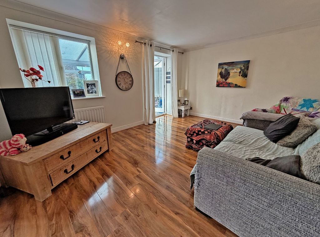 Property photo 3 of 14 4795118