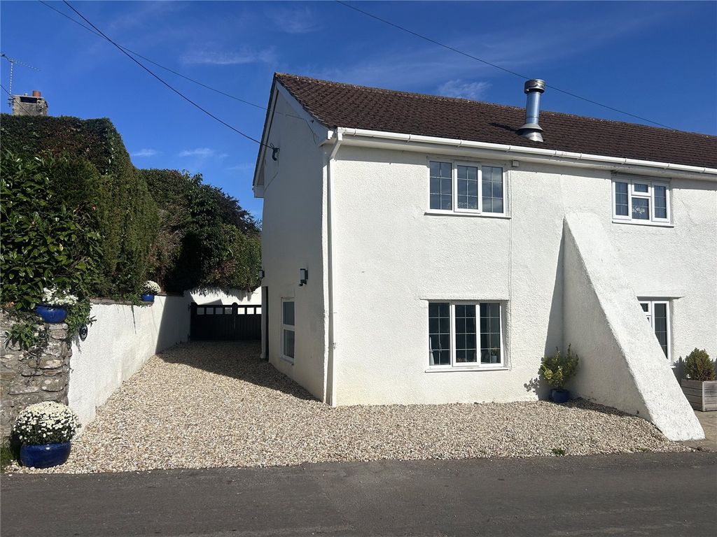 Property photo 1 of 33 Picture No. 23