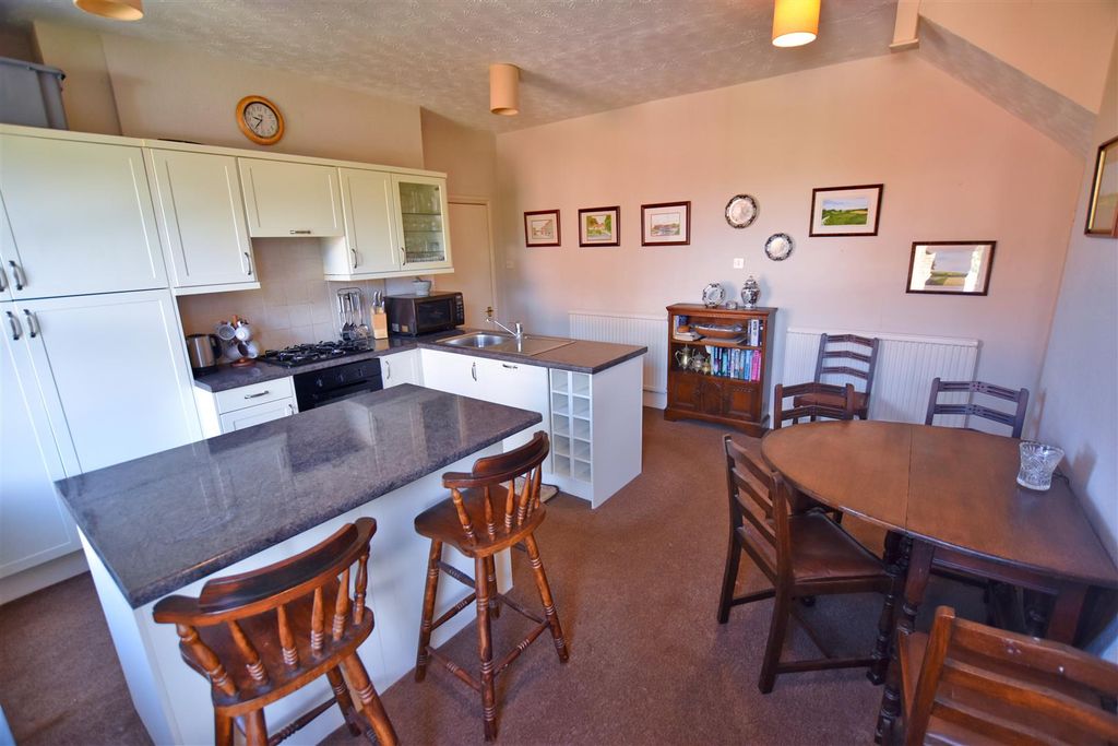 Property photo 3 of 22 Kitchen 2.Jpg