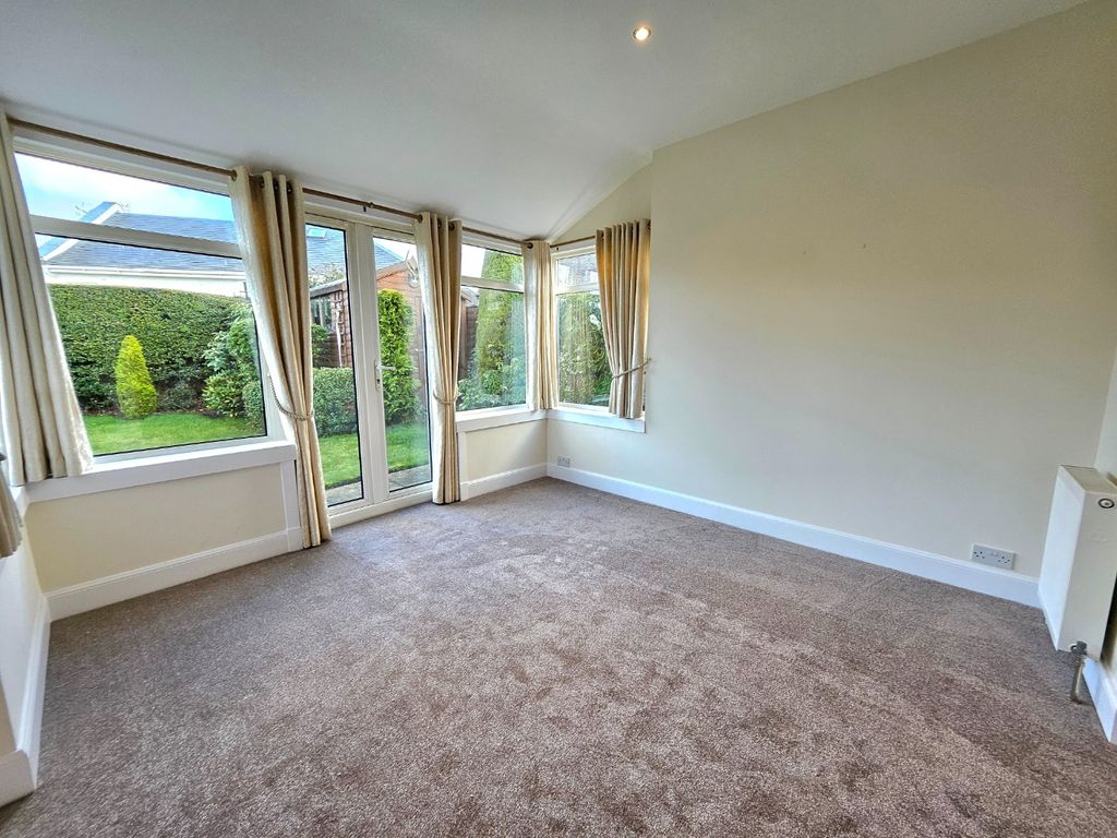 Property photo 2 of 28