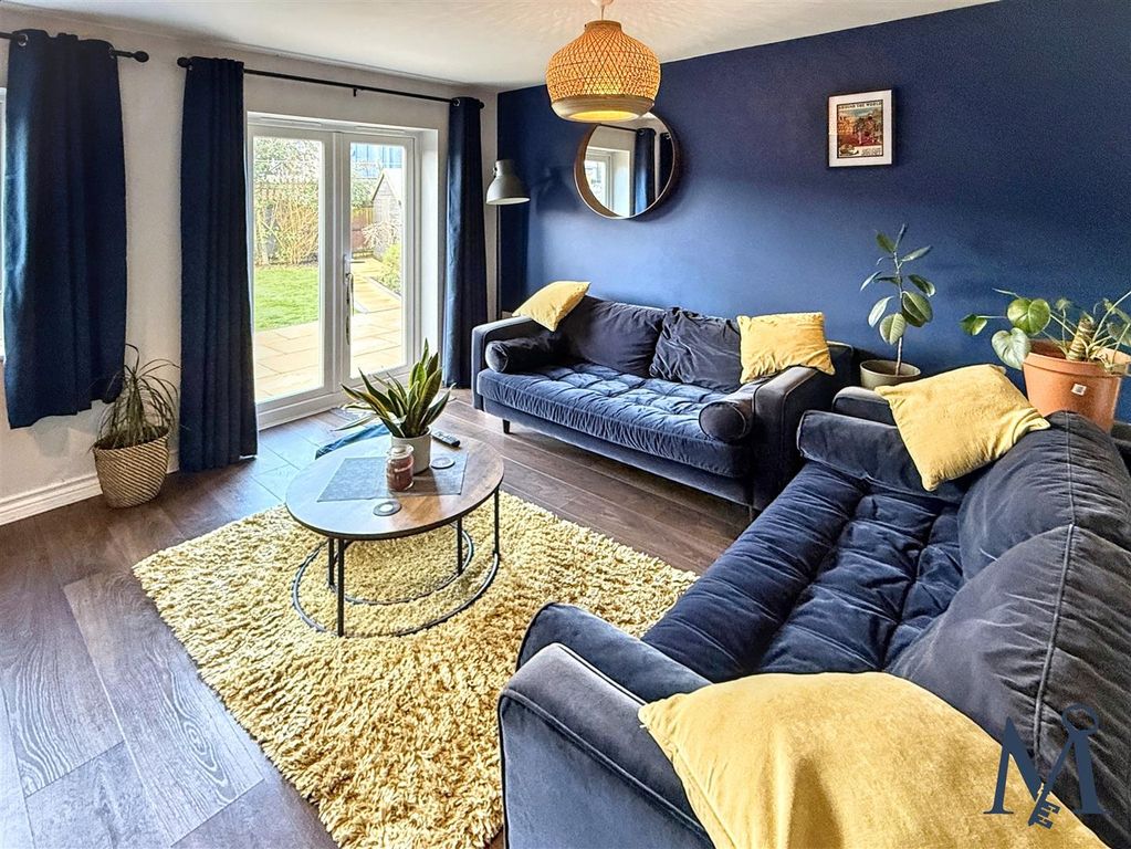 Property photo 3 of 21 Living Room Diner