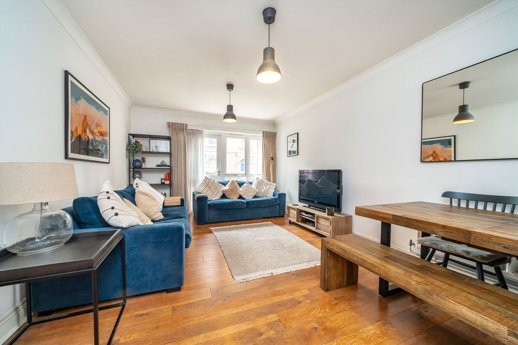 Property photo 2 of 9
