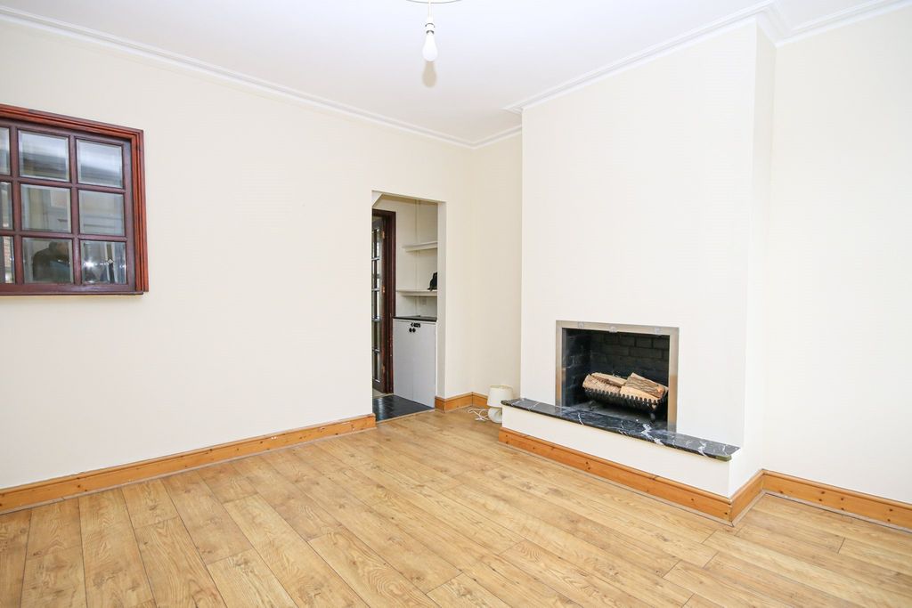 Property photo 3 of 15 16-Img_0916