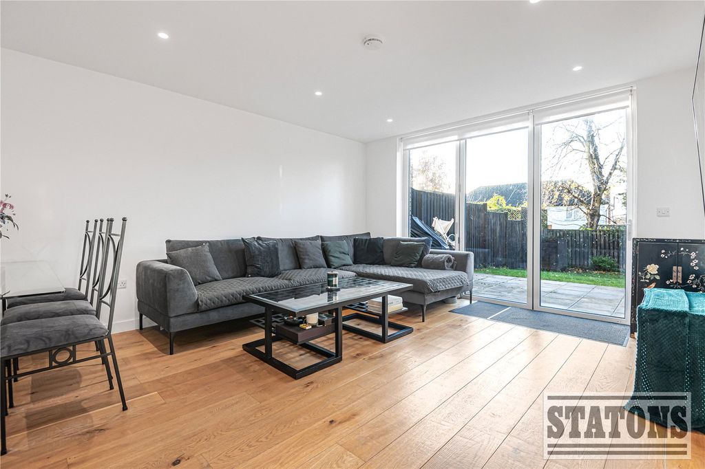 Property photo 3 of 16 Picture No. 27