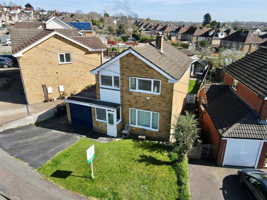 Property photo 1 of 21