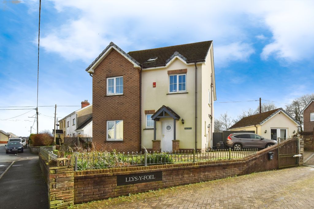 Property photo 1 of 15