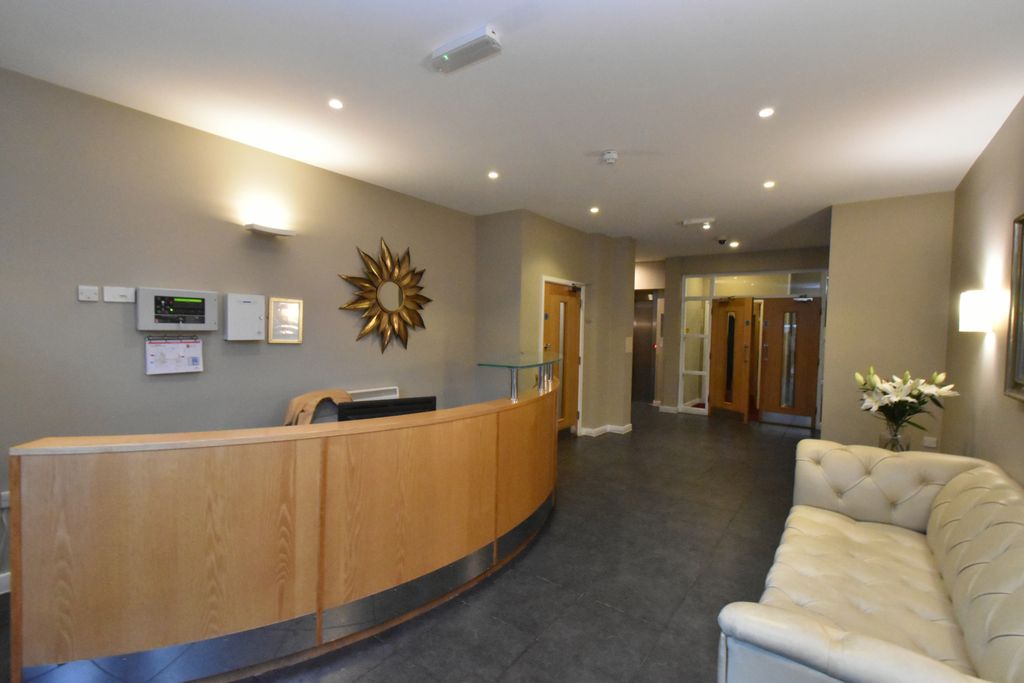 Property photo 1 of 22 2-Bedroom, 2-Bathroom Flat With Private Outdoor Space Â€“ Maida Vale, W9