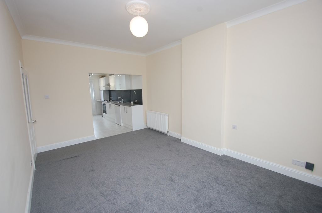 Property photo 3 of 20 4424063