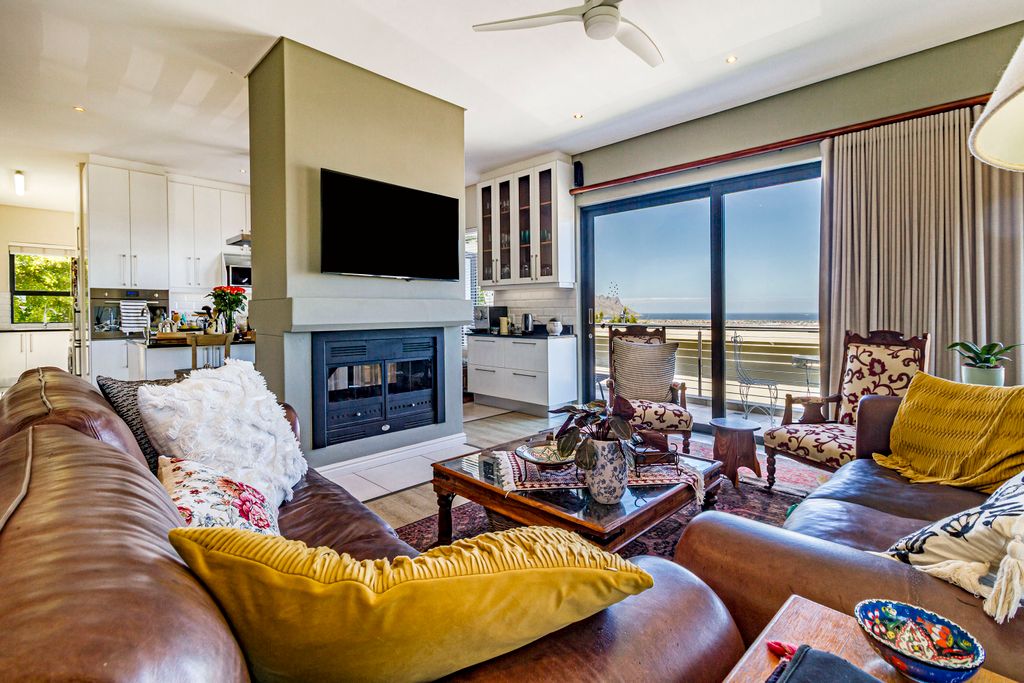 Property photo 2 of 71