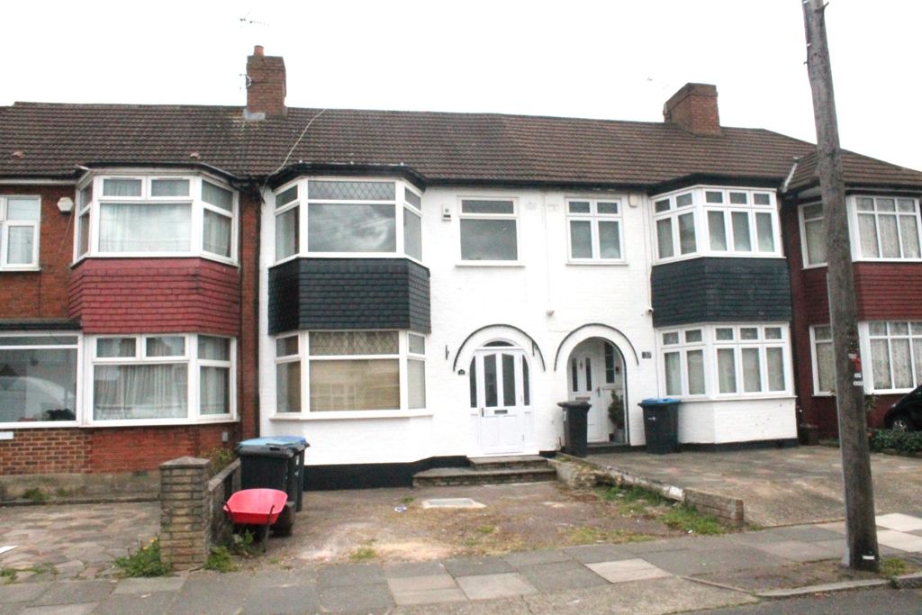 Property photo 1 of 9 Extended Three Bedroom House With Loft Room