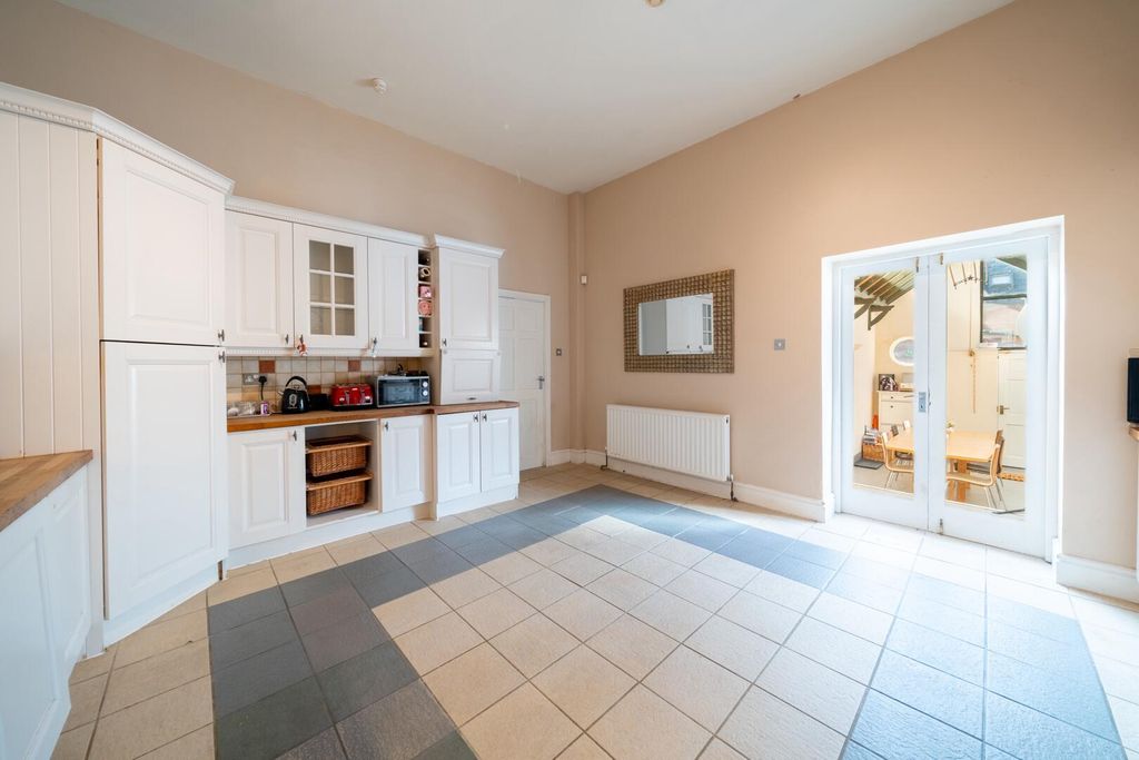 Additional image 9 of 3 bed flat for saleLenton Avenue, The Park NG7