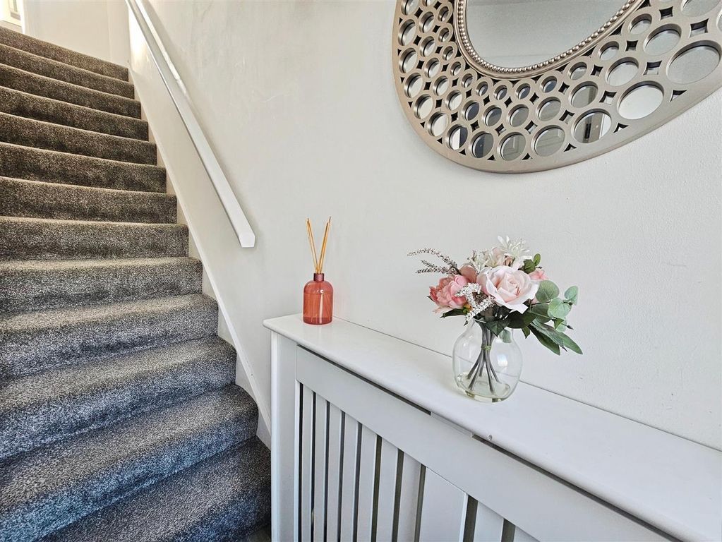 Property photo 2 of 40 64E2E01d-20260116_122105.Jpg