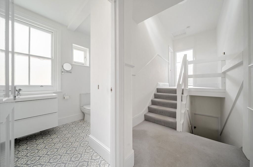 Property photo 3 of 16 1454826-4-69Fb190...