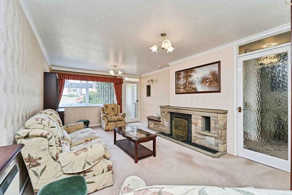 Property photo 3 of 17 Photo