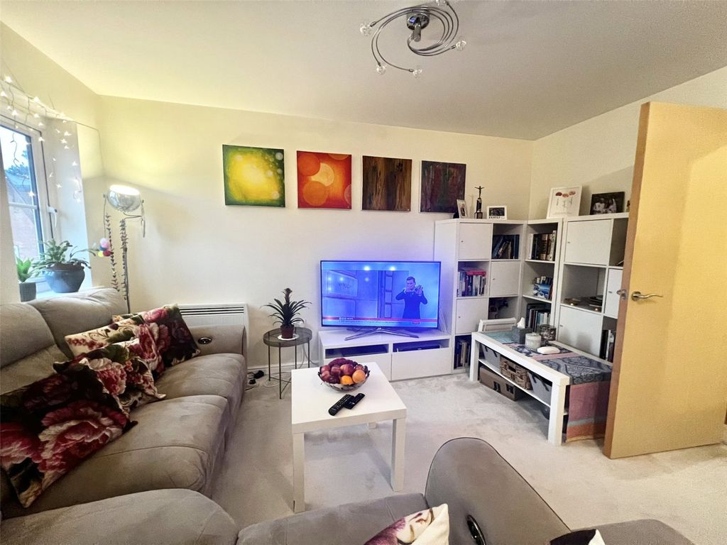 Property photo 2 of 9 Picture No. 13